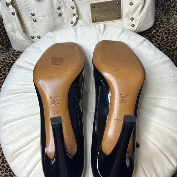 LOUIS VUITTON Mary Janes - Picture 4 of 12